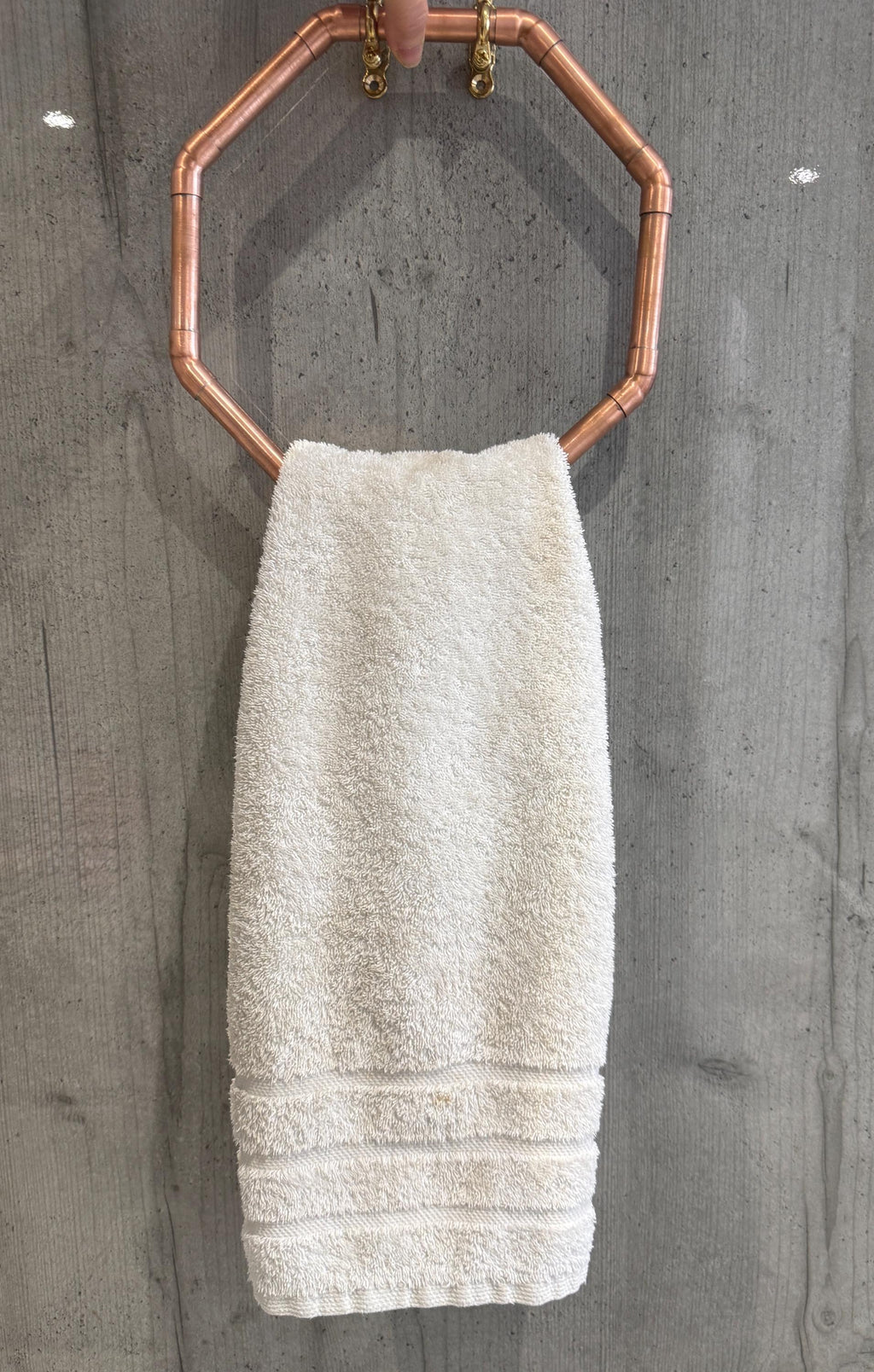 Handmade Octagon Copper Towel Ring, Industrial Geometric Bathroom Towel Holder, Minimalist and Modern Solid Copper Wall Mounted Towel Hanger