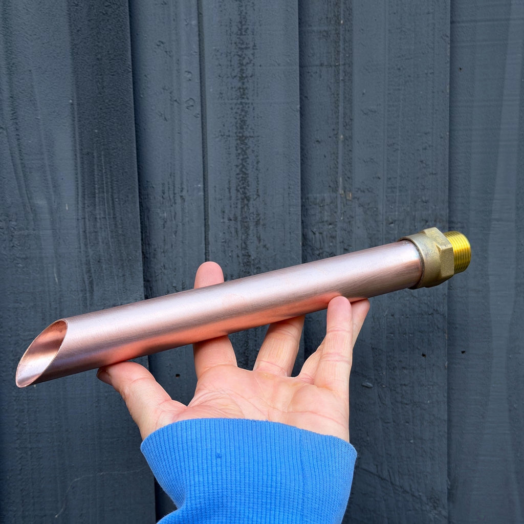 Wall-mounted copper water spout with 80mm wall plate