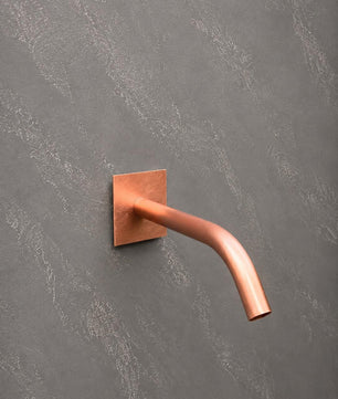 22mm Curved Copper Water Spout - 250mm - wall plate detail